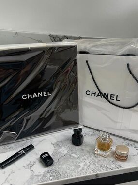 Beautiful Chanel Gift Set- CHANEL Set of 3 Black and White Gift Bags & Box Set
